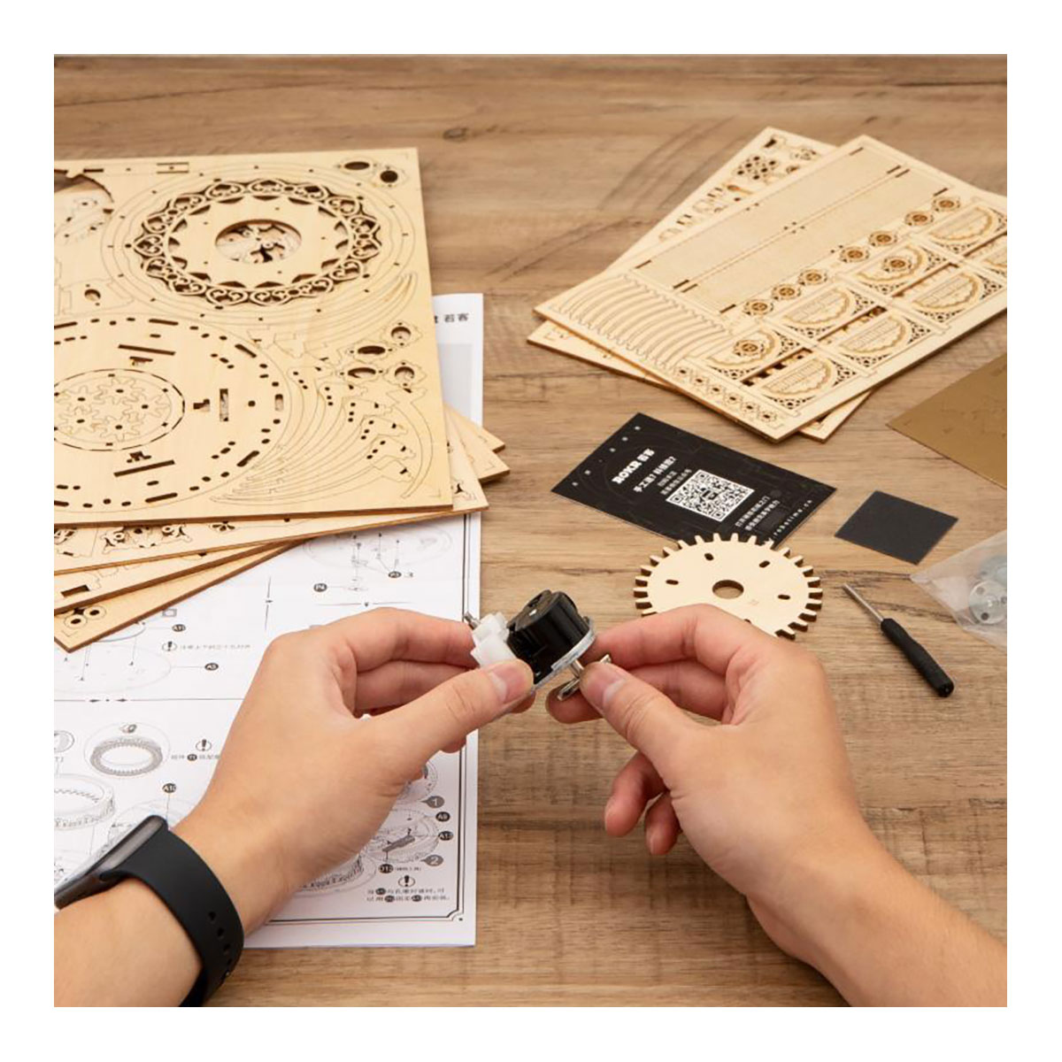 3D-Holzpuzzle, Karussel, beweglich, mit Musikwerk